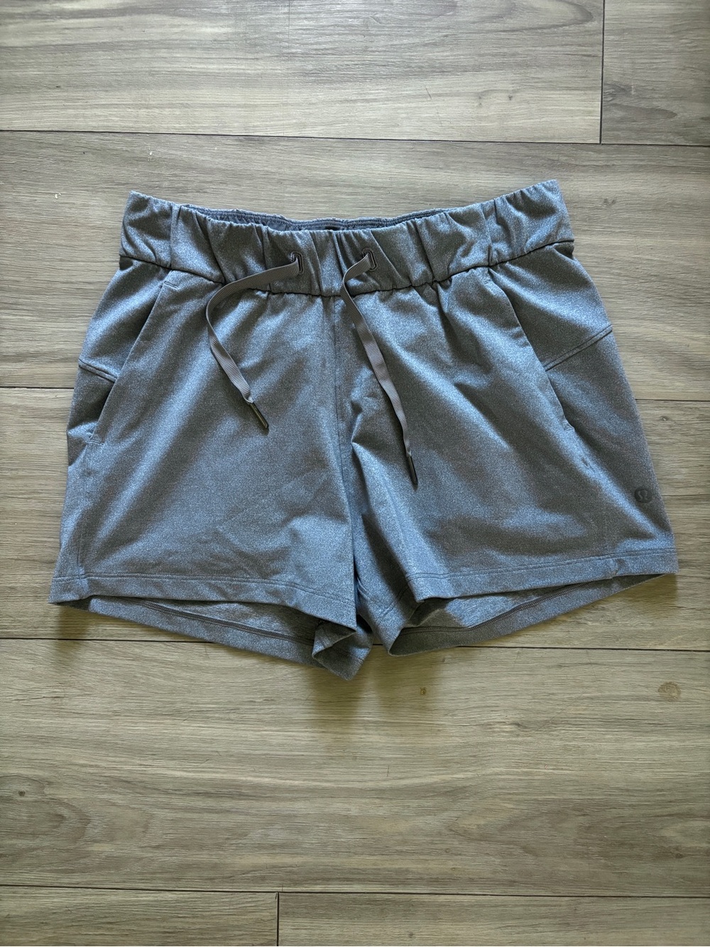 lululemon athletica Grey Elastic Waist Athletic stylish dress Shorts